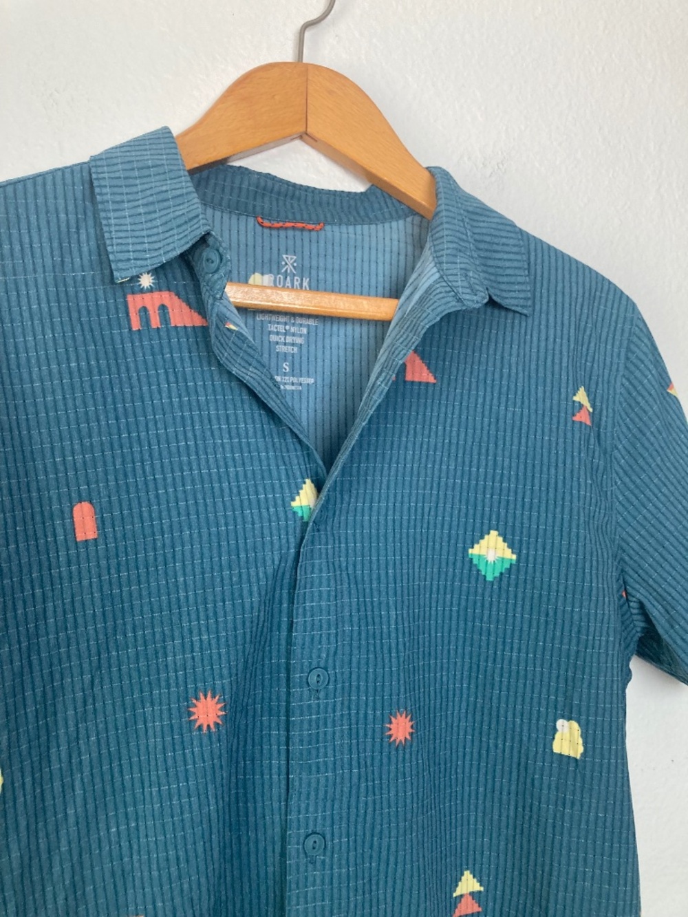 Roark Bless Up Shirt Mens S Blue Green Geometric Pattern Breathable Tactel Nylon - Picture 3 of 6